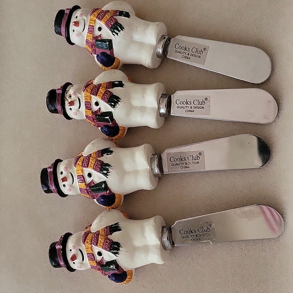 Christmas Snowmen Cooks Club Butter Knives - Picture 11 of 16
